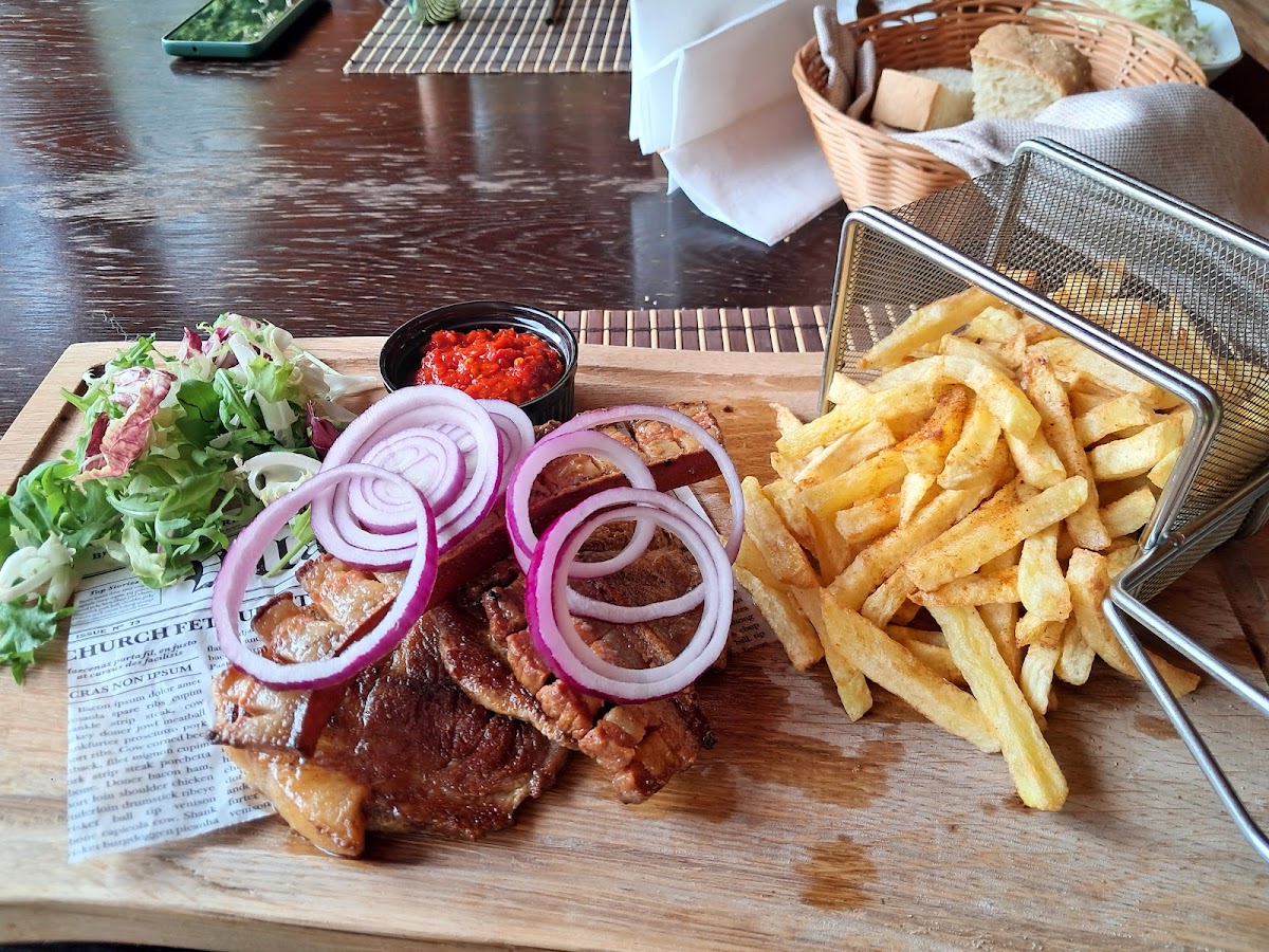 Popasul Pietroasa - foto 2