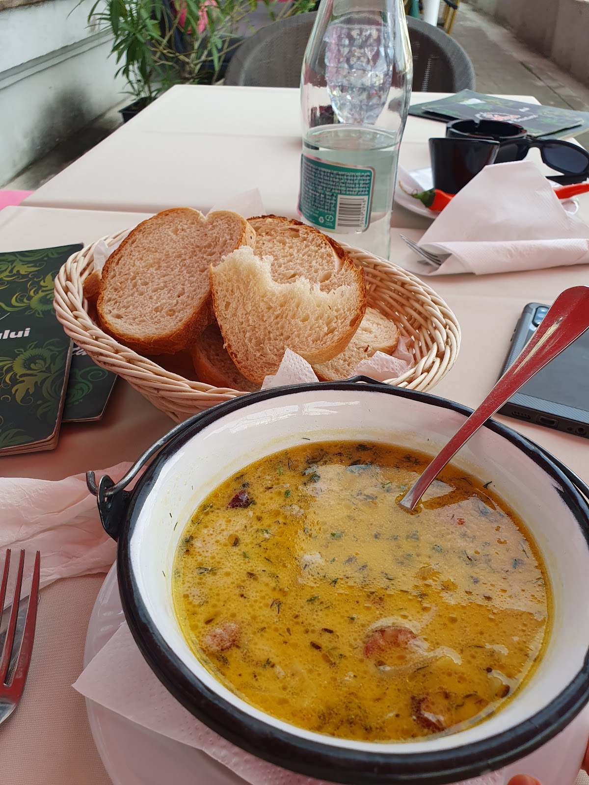 Povestea Ceaunului Paprika - foto 3