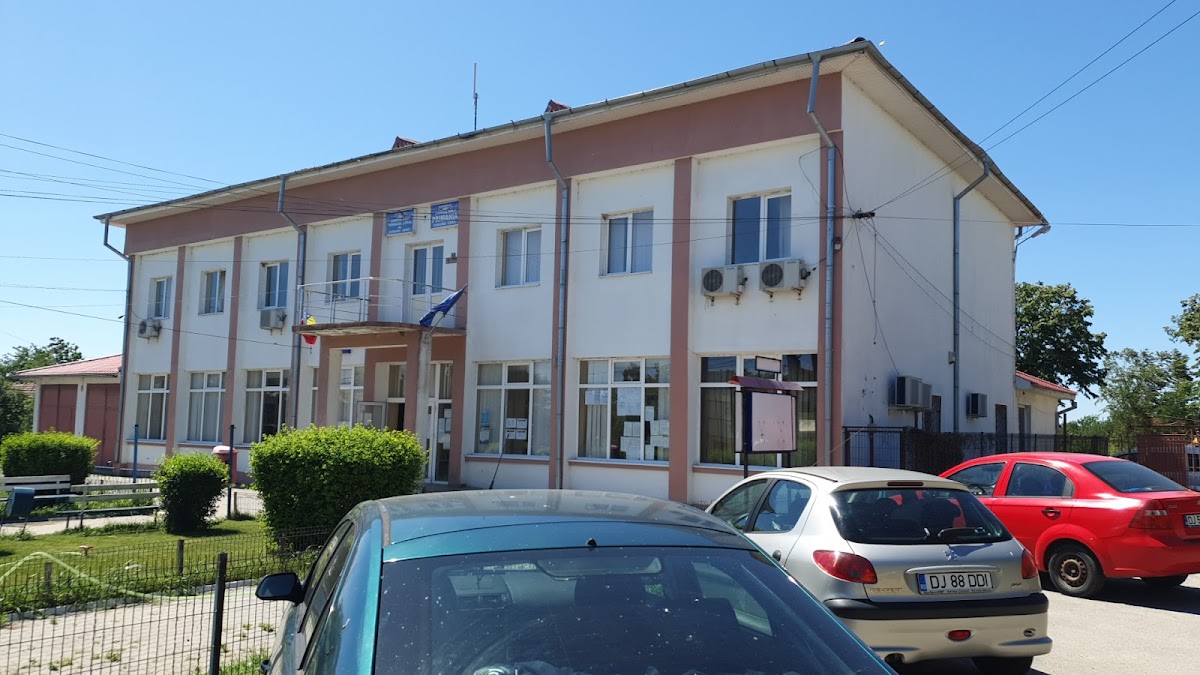 Cerăt Town Hall - foto 2