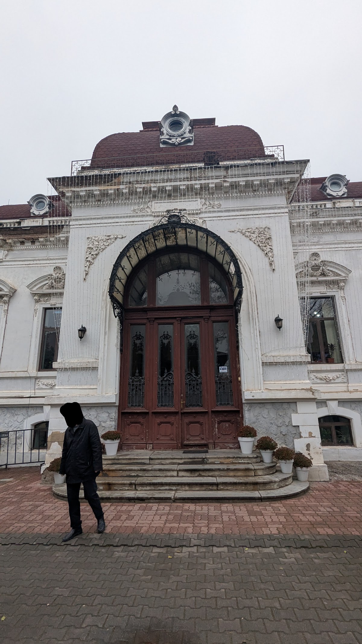 Cerăt Town Hall - foto 3