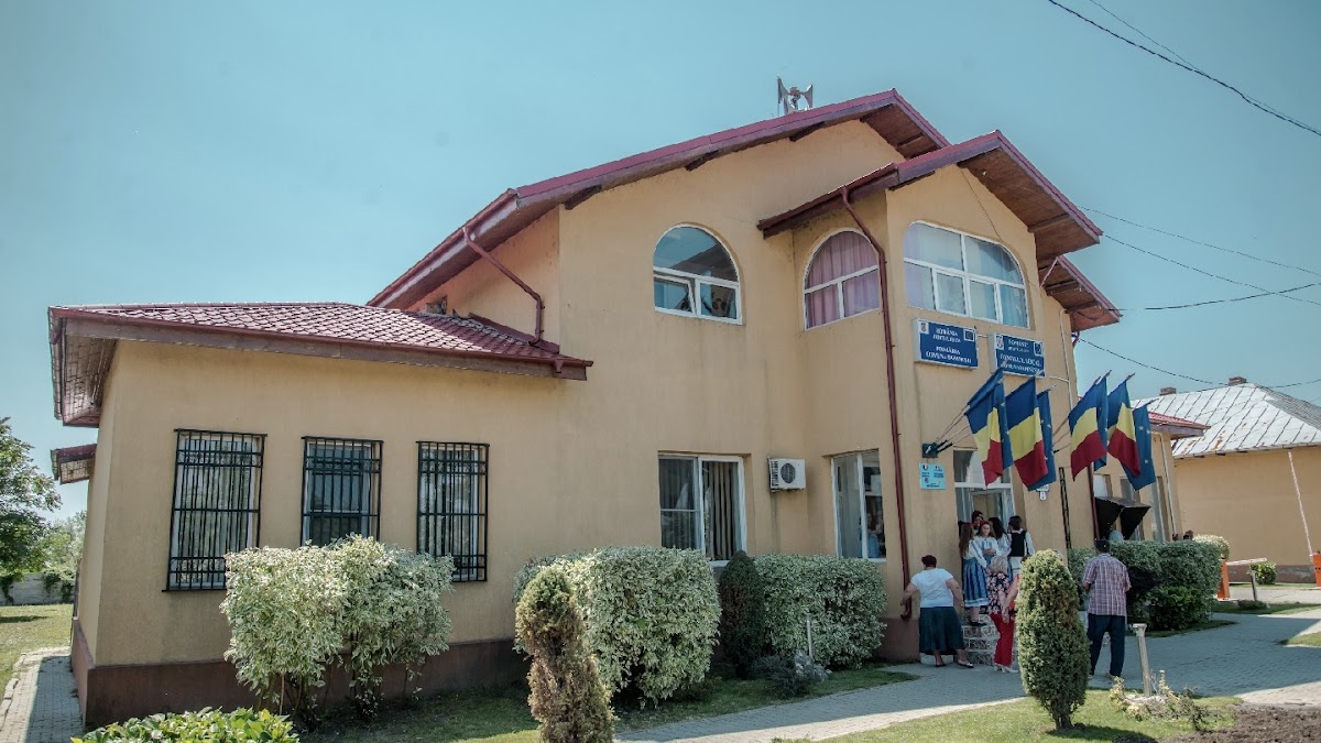 Primăria Domneşti - foto 1