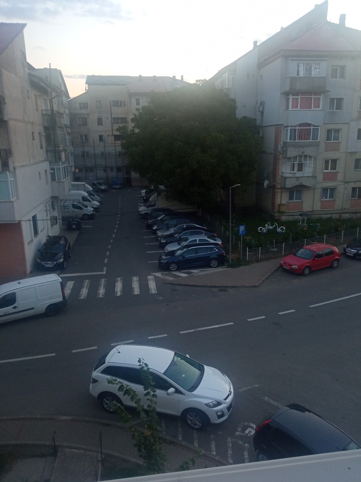 Podu Iloaiei Városháza - foto 2