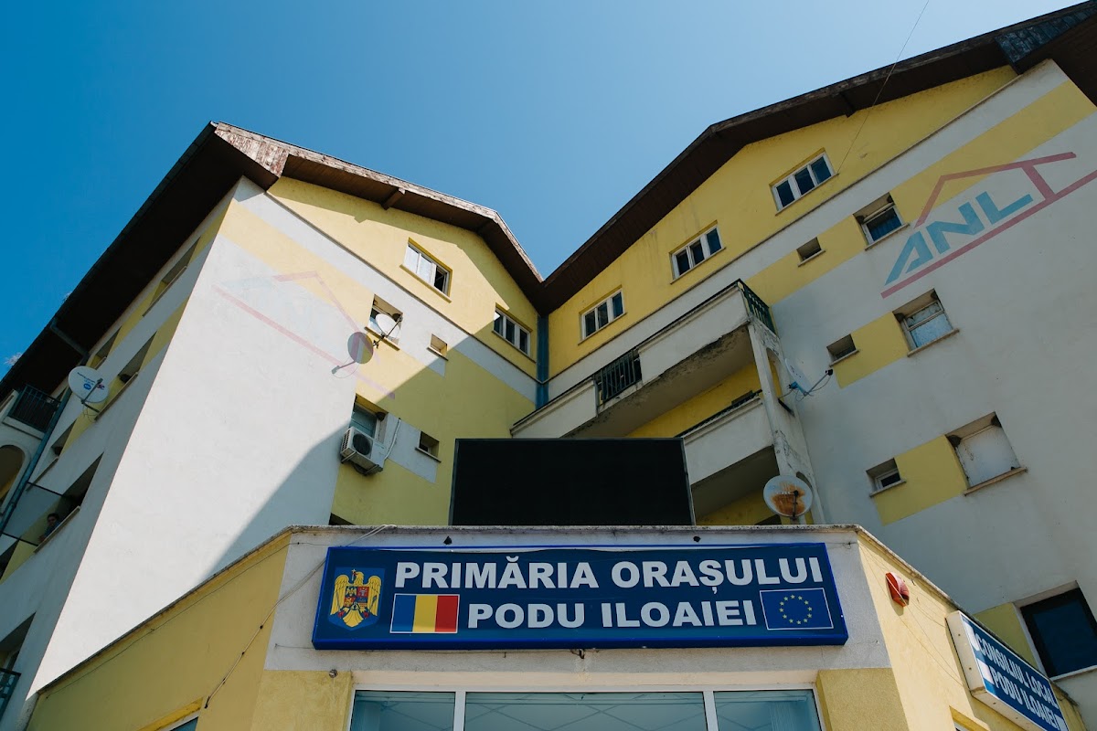 Podu Iloaiei Városháza - foto 3