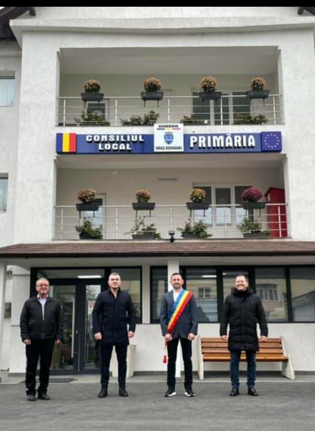 Rovinari Town Hall - foto 1