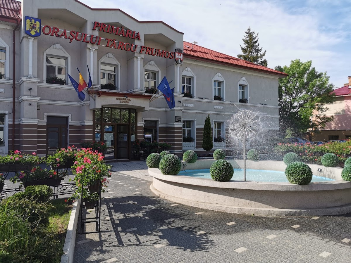 Târgu Frumos Városháza - foto 1