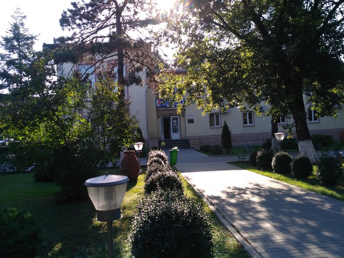 Urziceni Városháza - foto 2