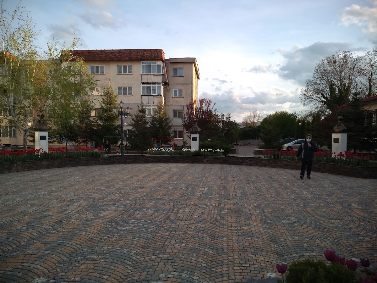 Vălenii de Munte Town Hall - foto 3