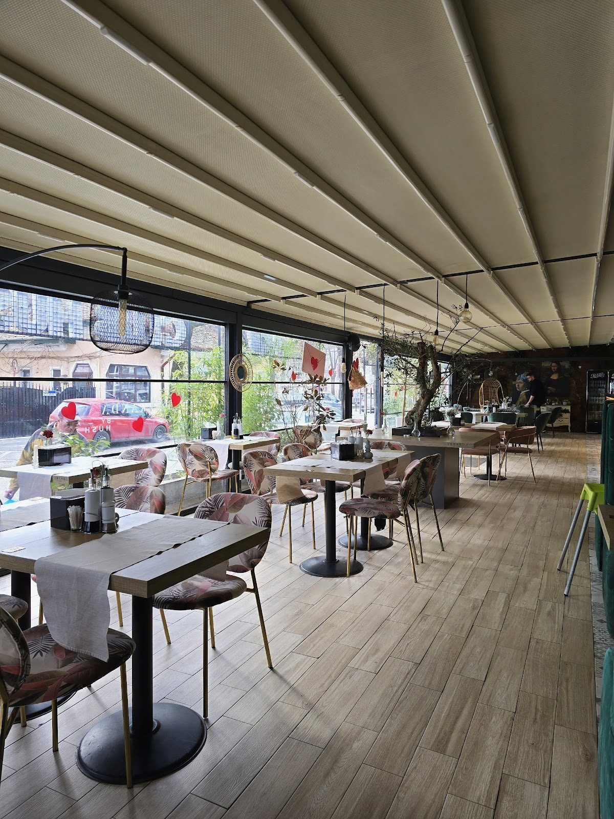 PUB HUSH