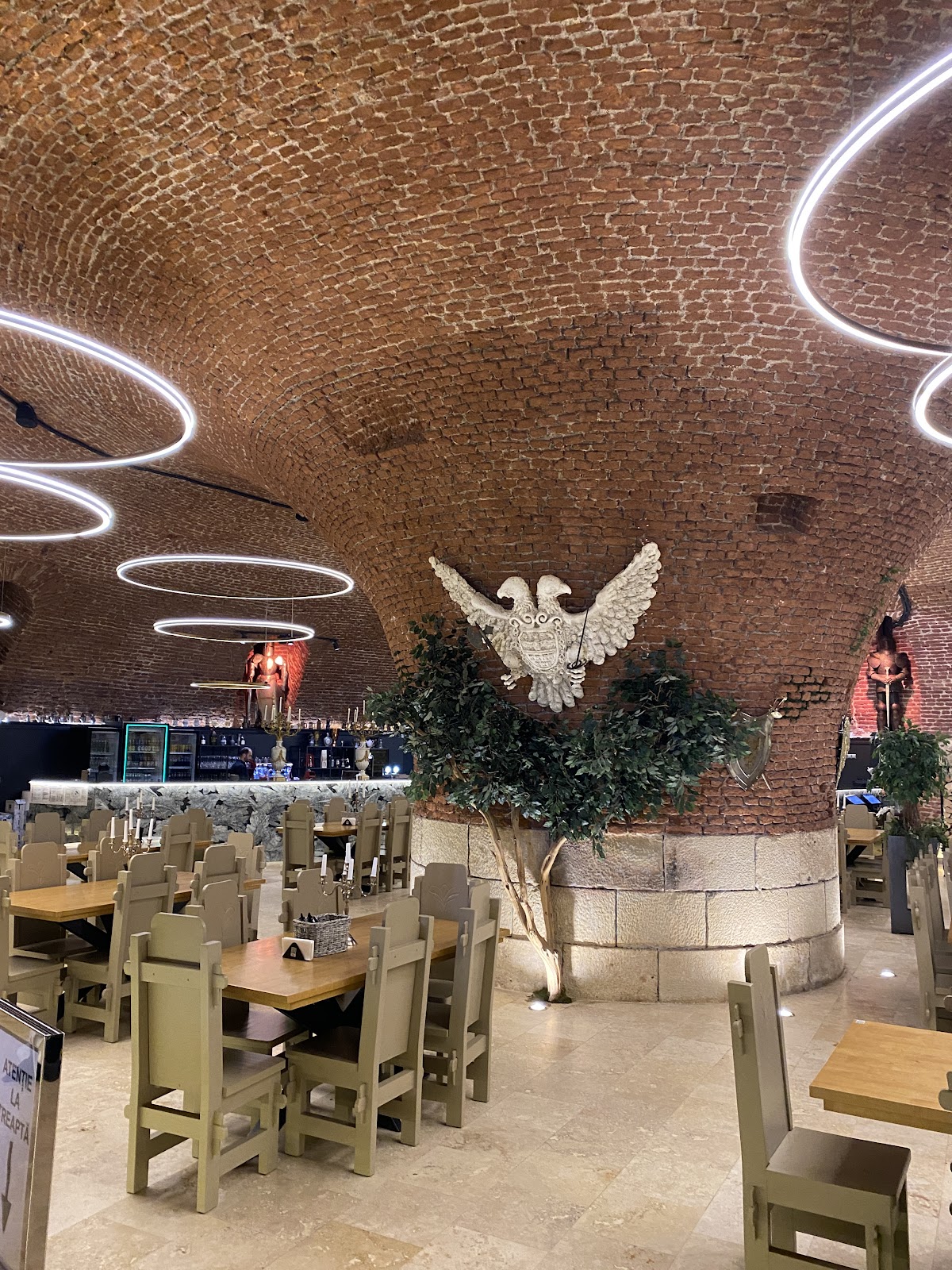 PUB13 - Restaurantul Cetății - foto 2