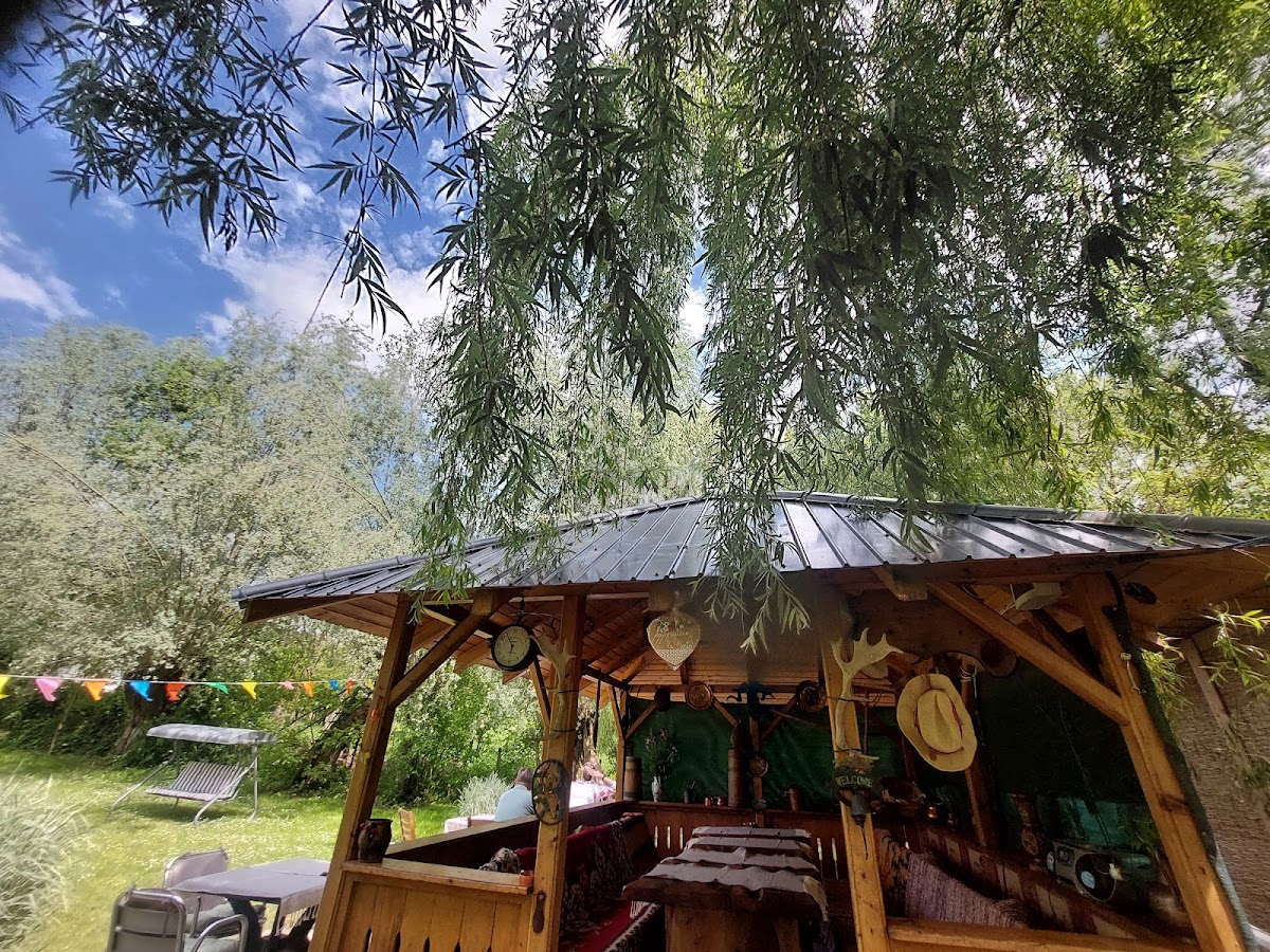 Point Gastronomique Local ,,La grădina lu' Costel"