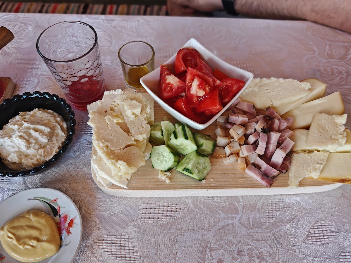 Gastronomischer Punkt Traditionen auf dem Teller - Valea Doftanei - foto 2
