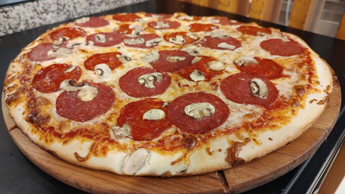 Quick Bites Tarnaveni - foto 4