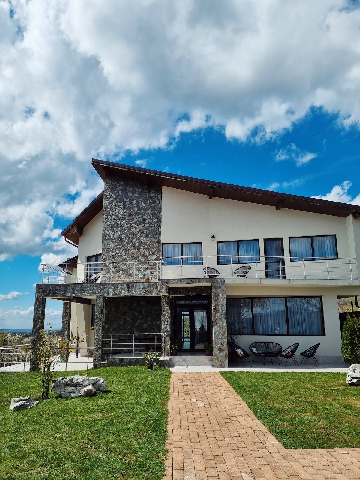 R House Crasna
