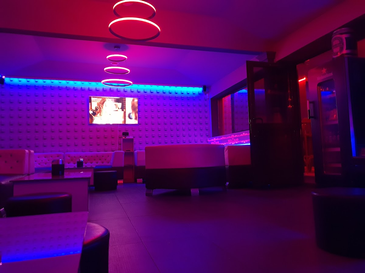 Red Bar