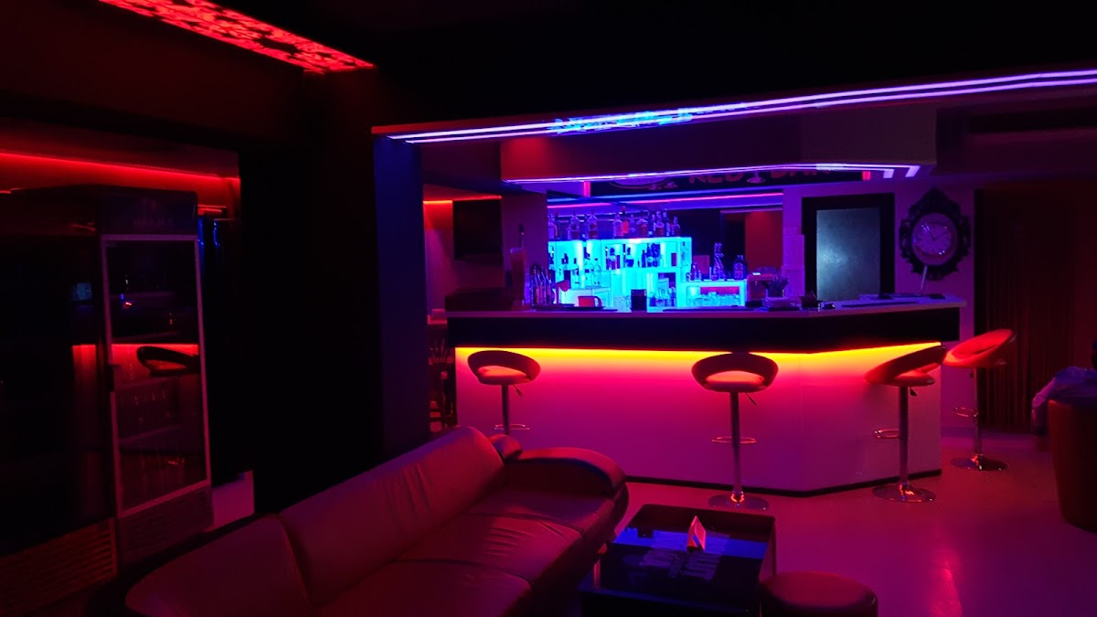 Red Bar - foto 4