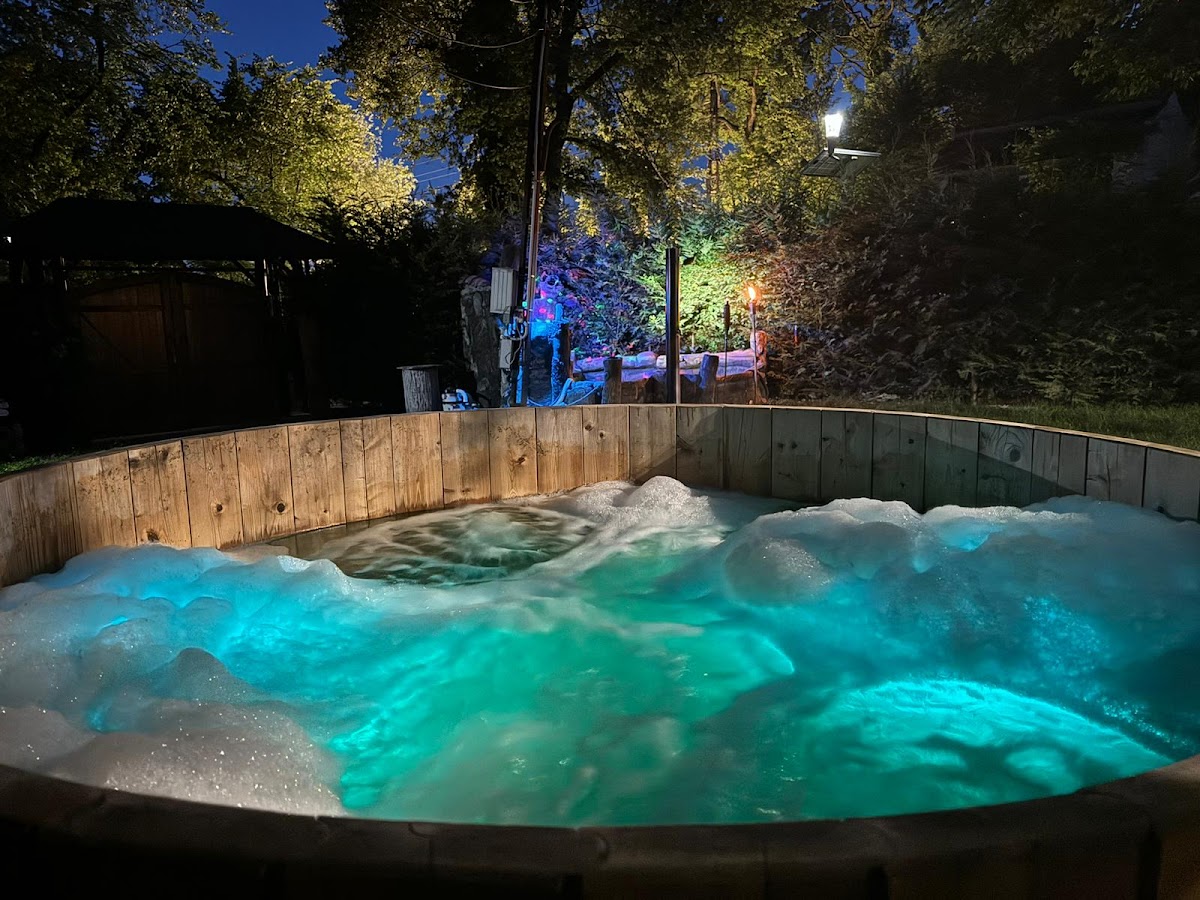 Refugiul Rustic - Retraite avec Jacuzzi Arad