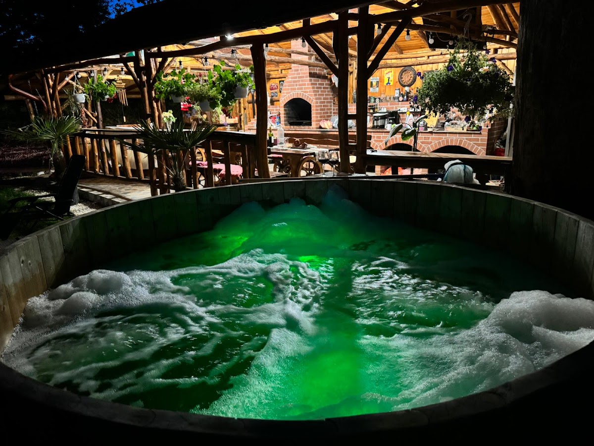 Refugiul Rustic - Retraite avec Jacuzzi Arad