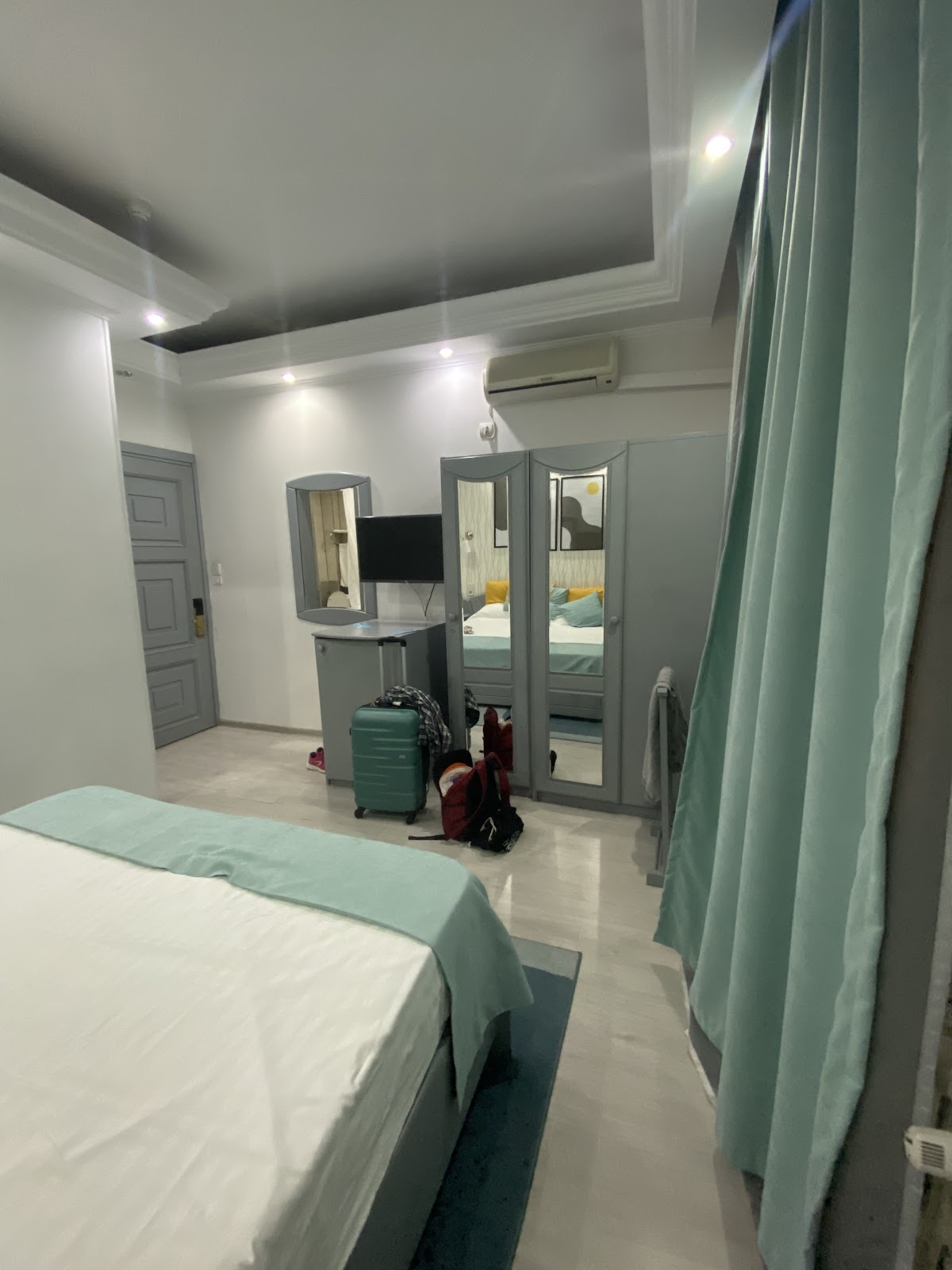 Relax Comfort Suites Hotel