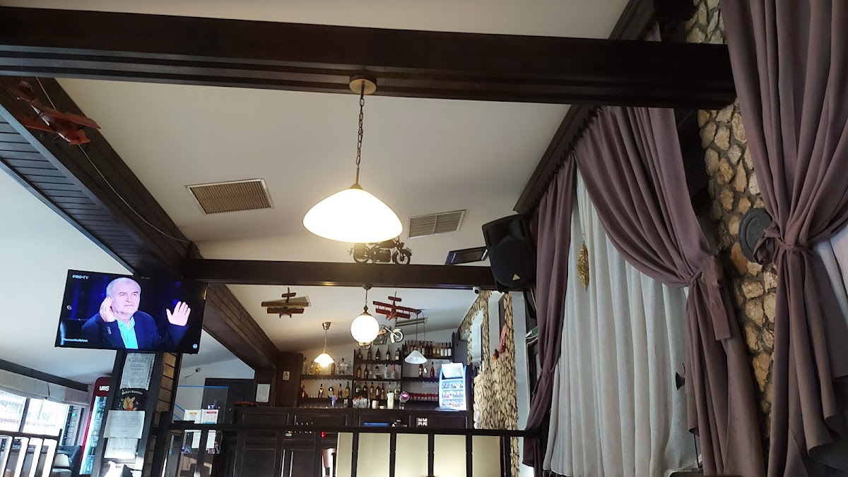 Renaissance Bistro Cafe