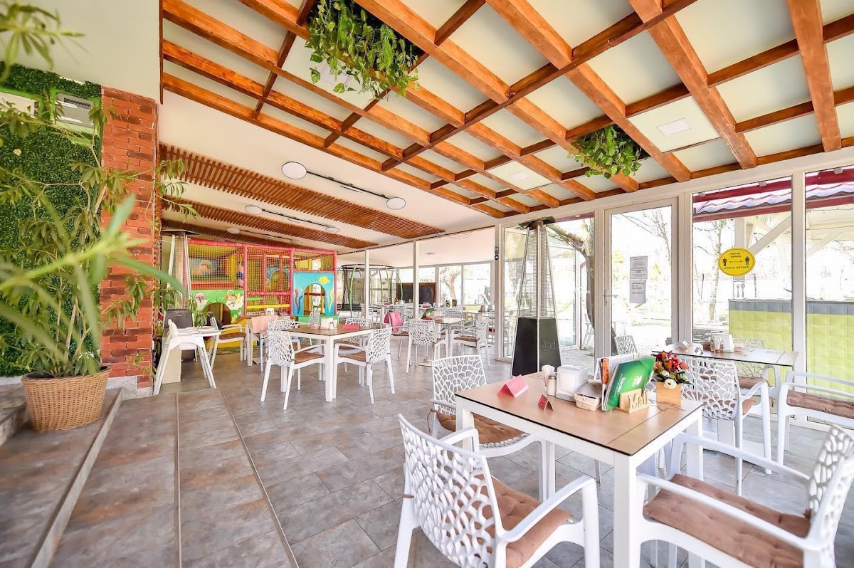 Restaurante Ballroom La Povești - foto 1