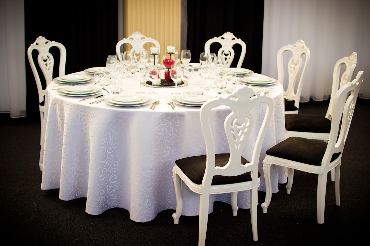 Restaurant Black & White Baicoi