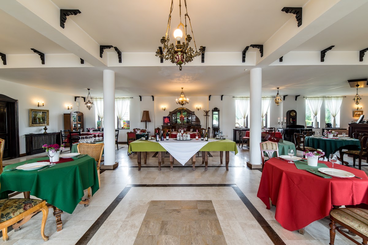 Restaurant CAROL by Conacul Archia, Deva