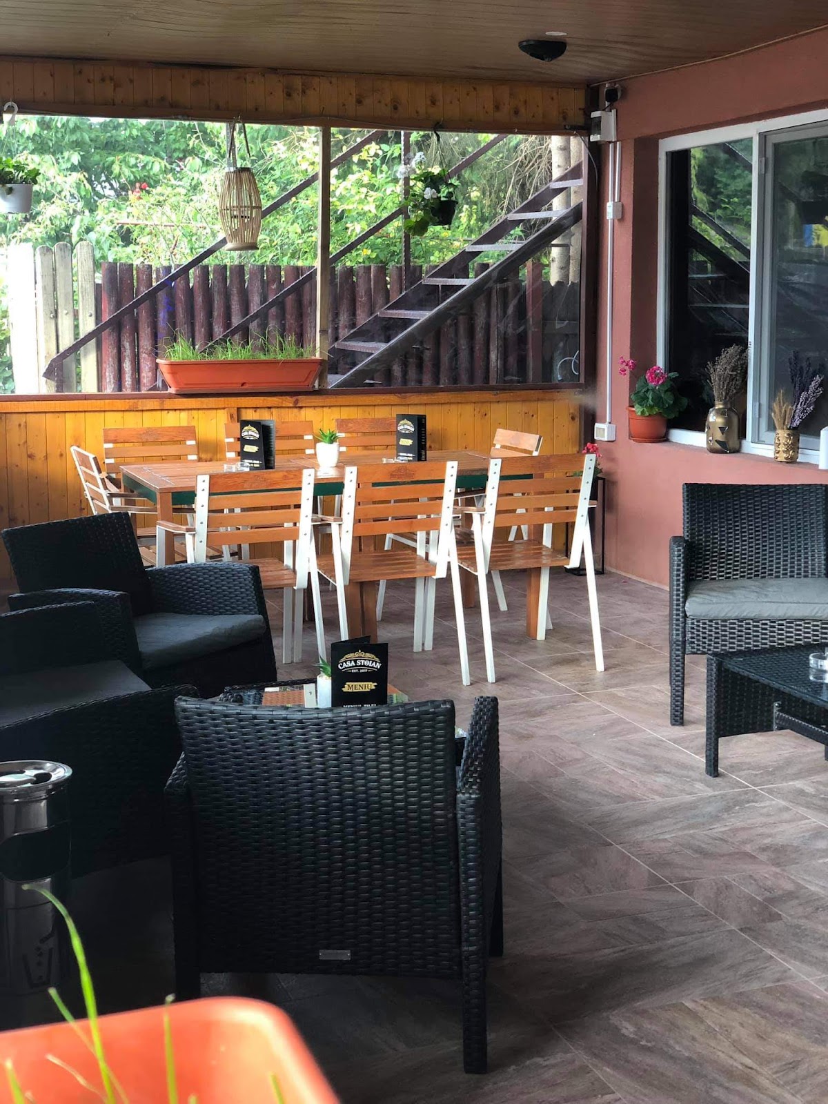 Restaurant Casa Stoian, Ciocăneşti