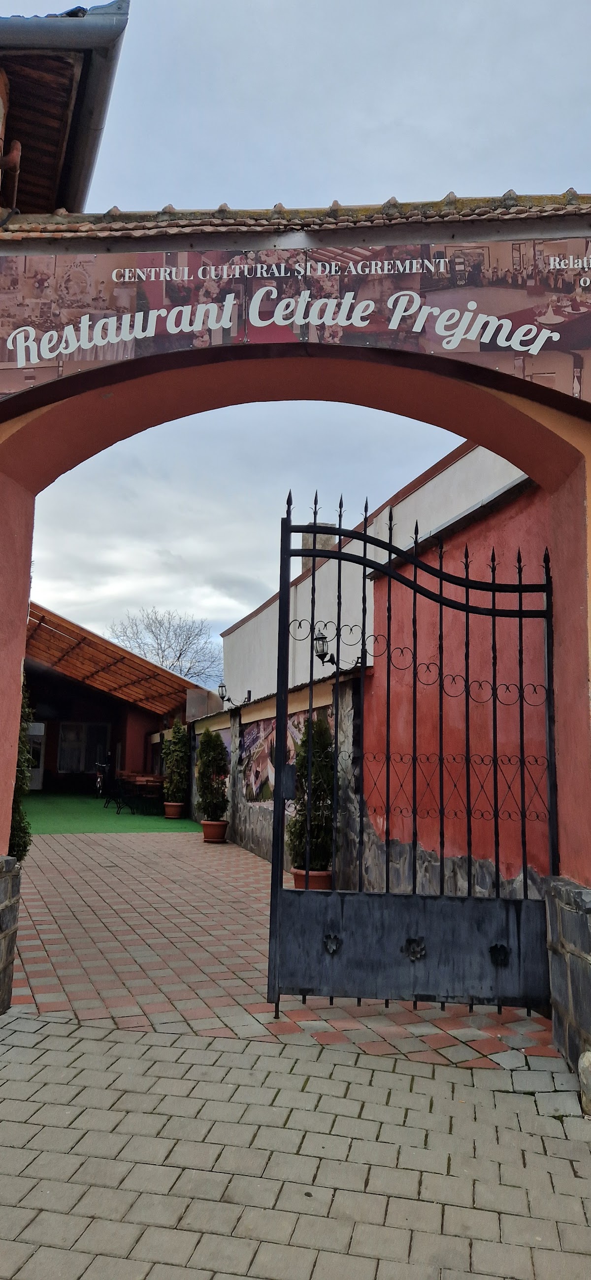 RESTAURANT CETATE PREJMER - foto 5