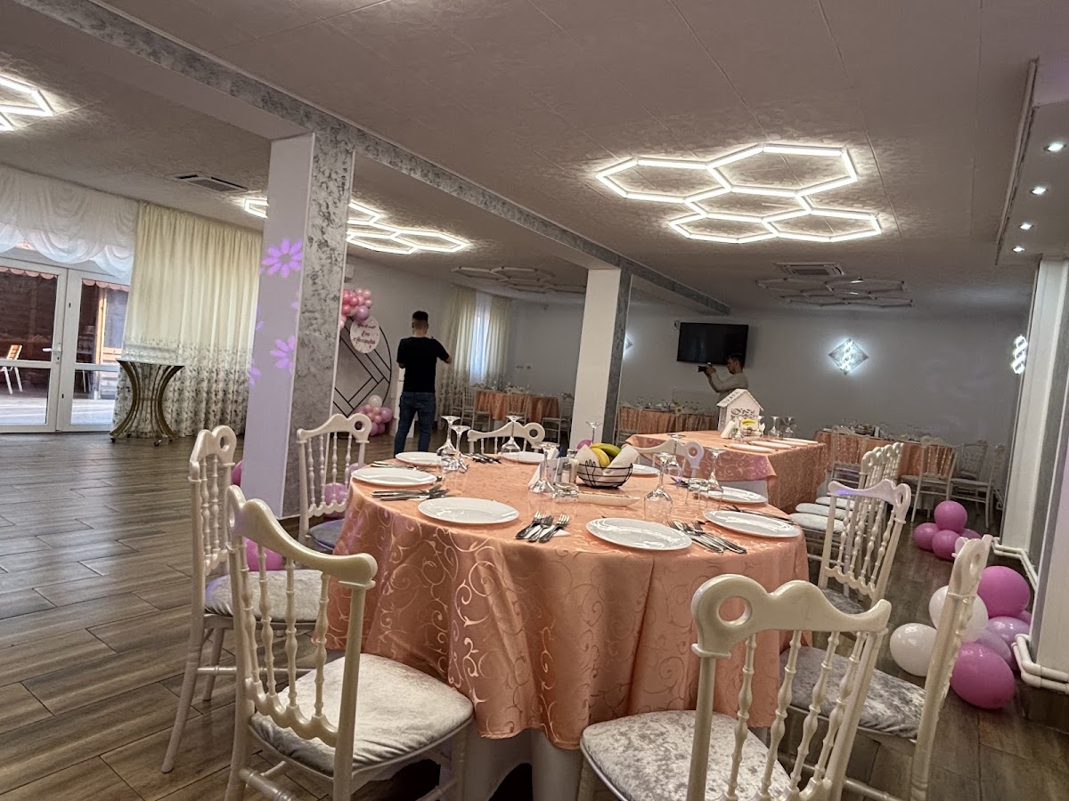 Restaurant Conandra, Buceşti
