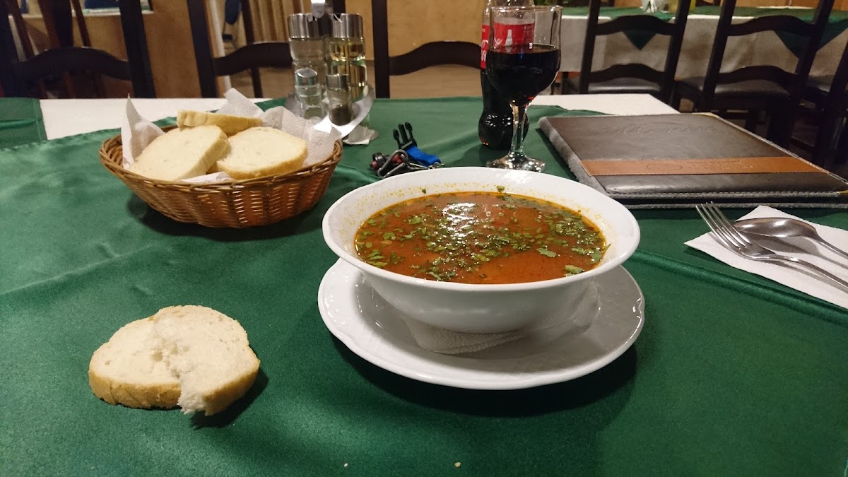 Restaurant cu mici foarte buni - foto 2