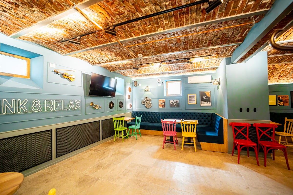 Restaurant Dine & Wine Drăgășani - foto 4