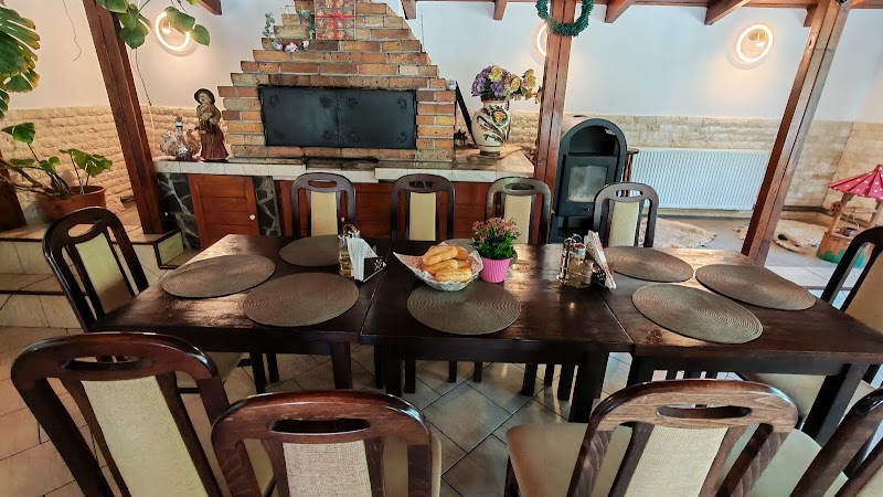 Restaurant Fantana cu Ciresi, Câmpina