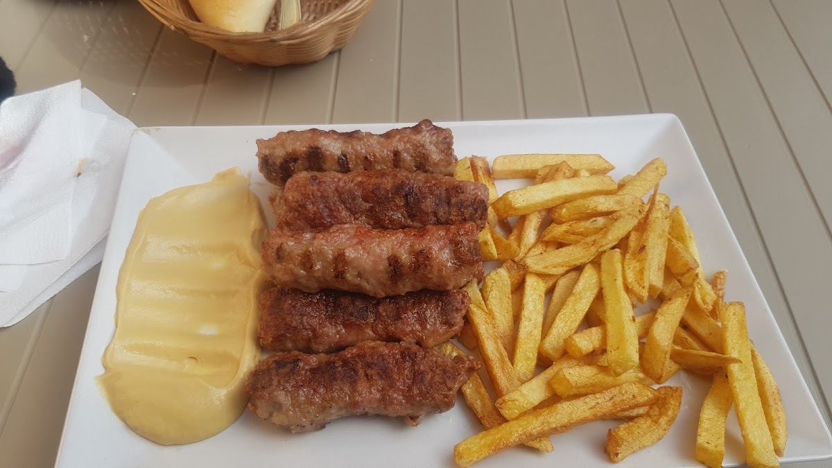 Gardu Rosu 餐厅 - foto 3