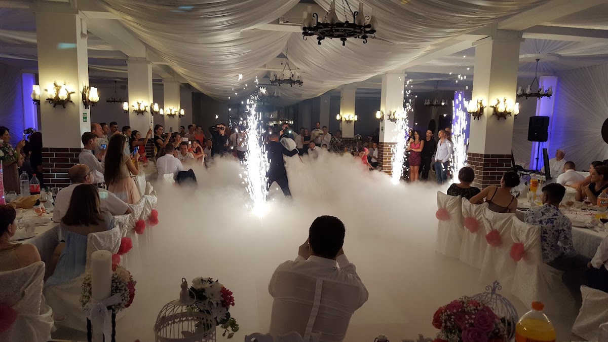 Gia Events Étterem Targu Jiu - foto 4