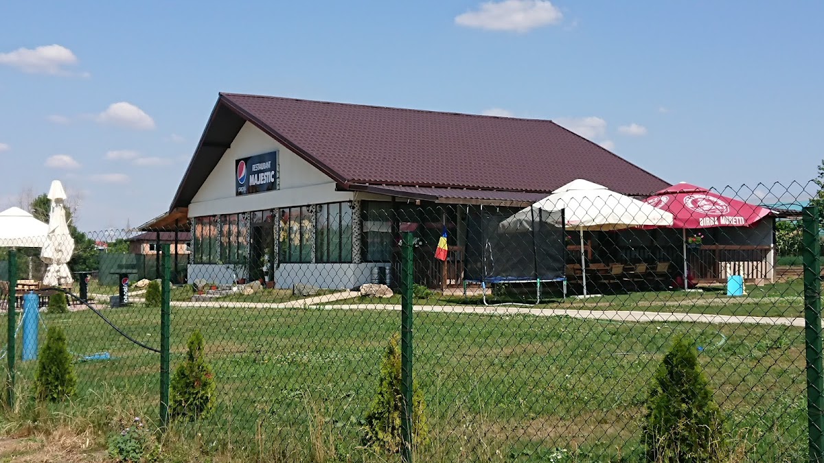 Majestic Étterem - Adunații-Copăceni - foto 2