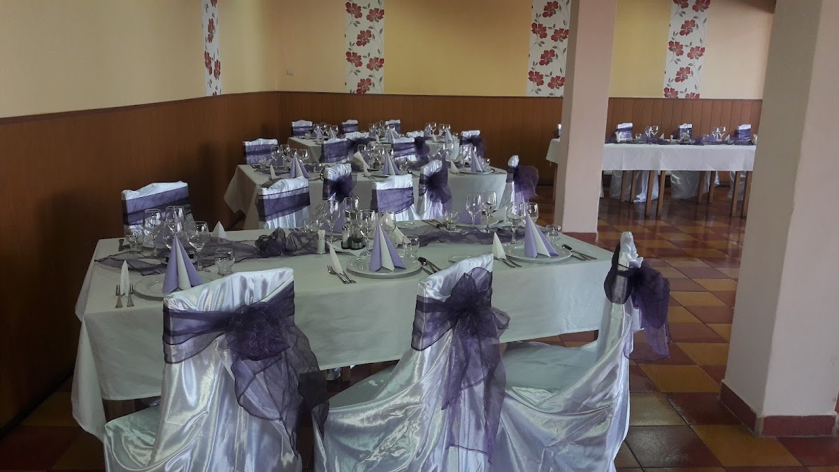 Restaurante Mărul Roșu - foto 2