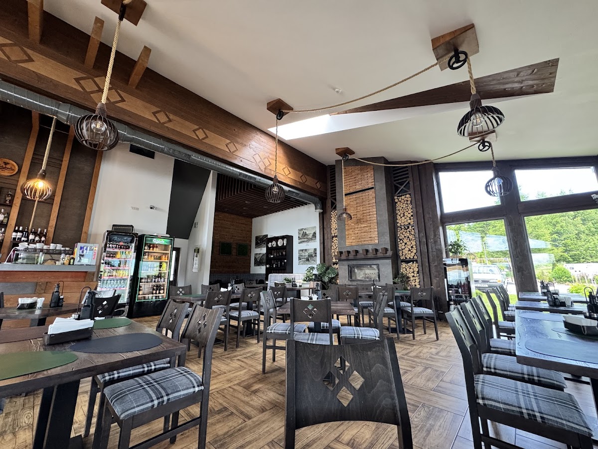 Restaurant Mestecăniș - foto 1