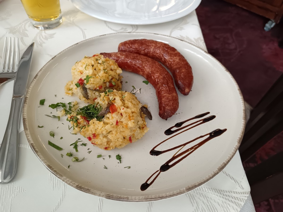 Restaurant Miorița Bacău - foto 2