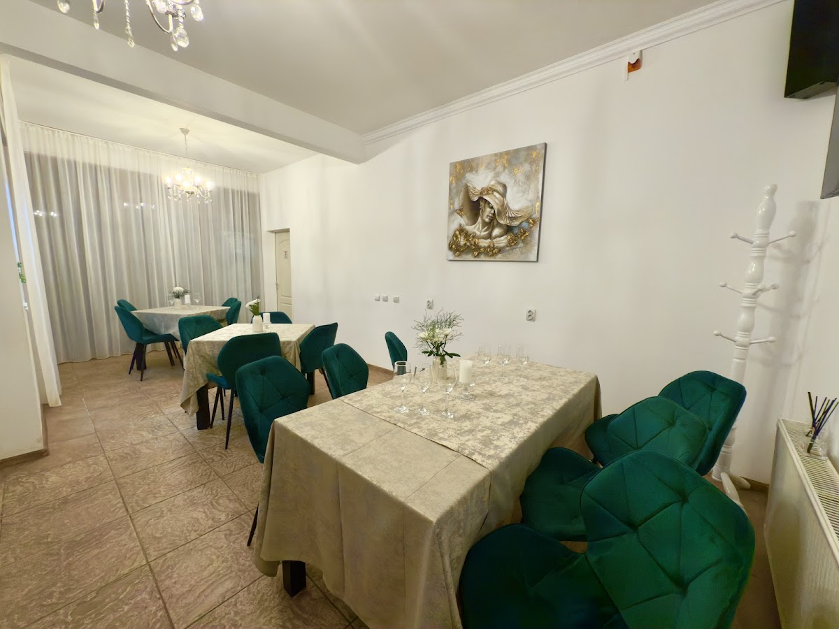 Restaurant "New Spring" Siret - foto 4
