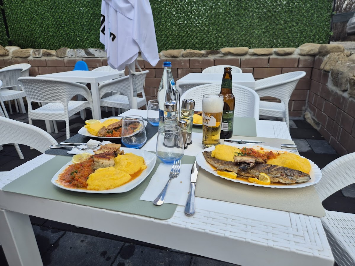 Restaurant Pastravaria "La Izvor" Bicaz - foto 3