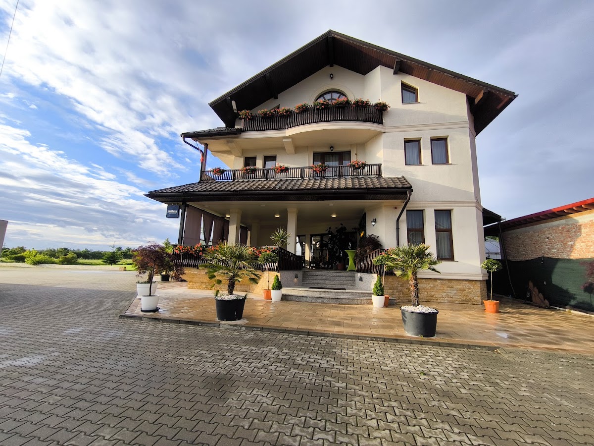 Restaurant Pensiunea Premier - foto 3