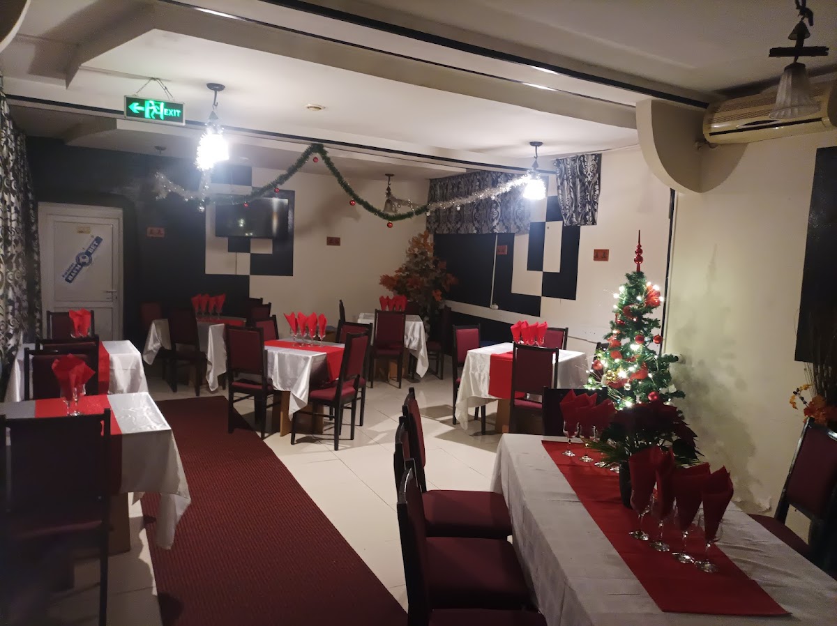 Restaurant Pizzeria Elegance ,,La Donna" - foto 4