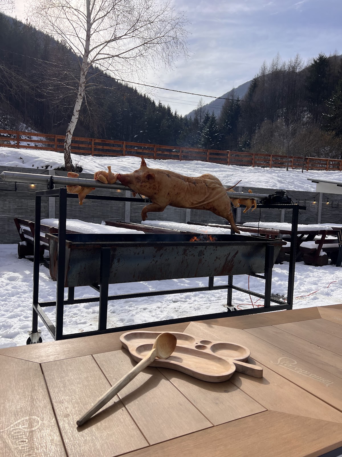 Prima Gura Raului Étterem - foto 1