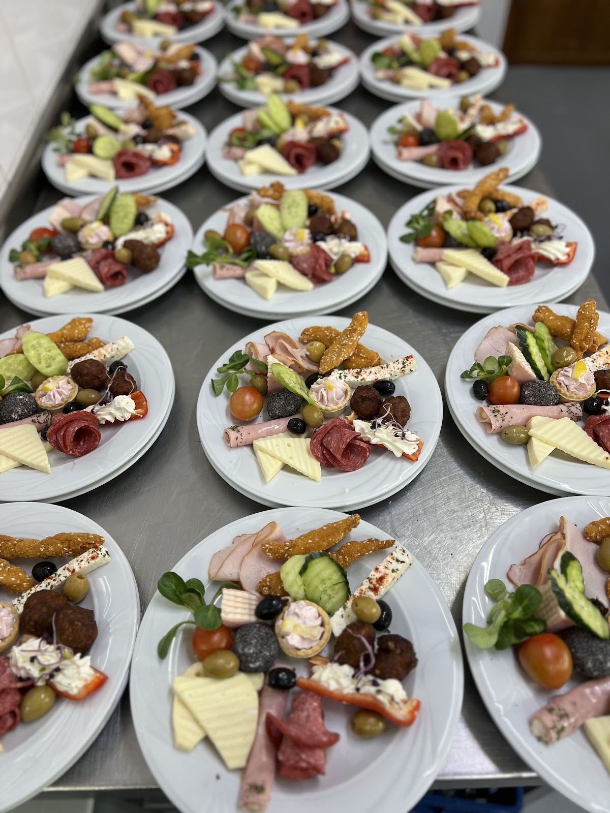 Prima Gura Raului Étterem - foto 2