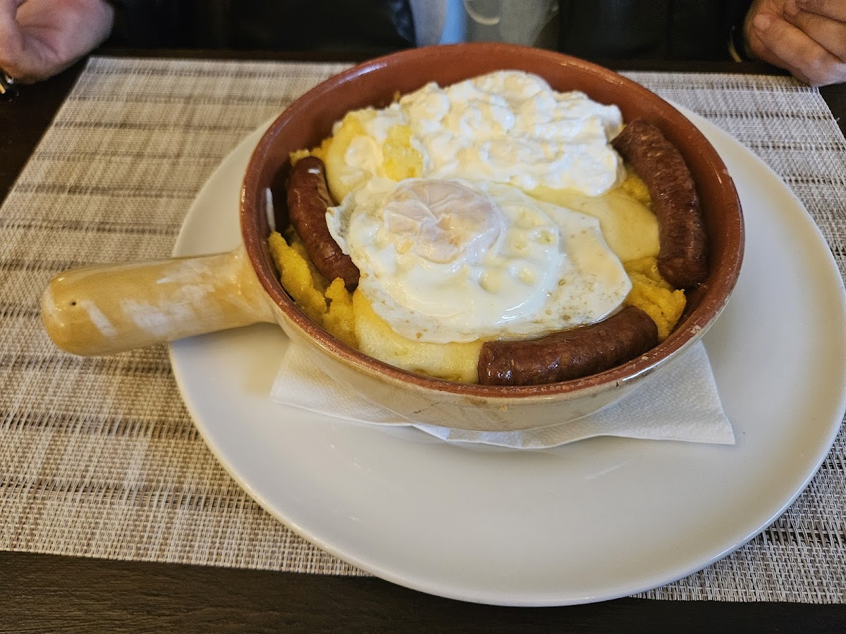 Restaurant Rhein Azuga - foto 5