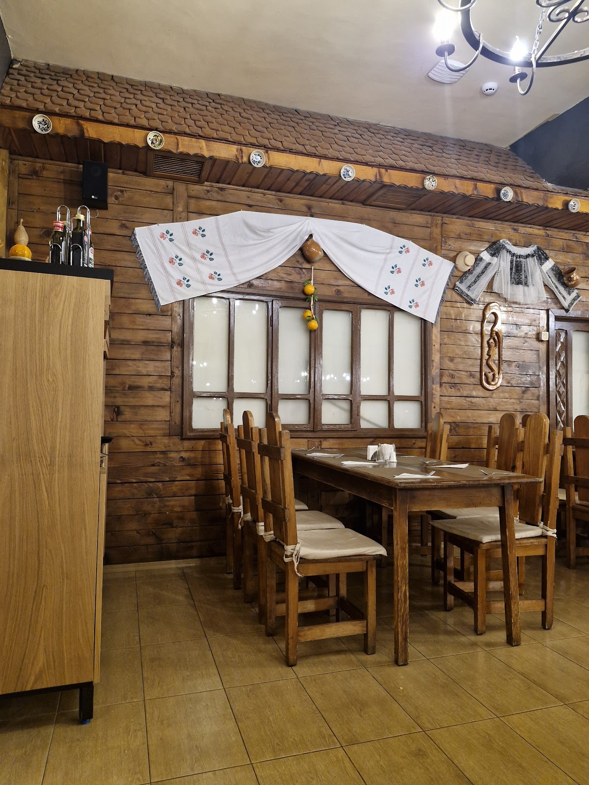 Restaurant Rustic - RIN Airport Hotel - foto 3