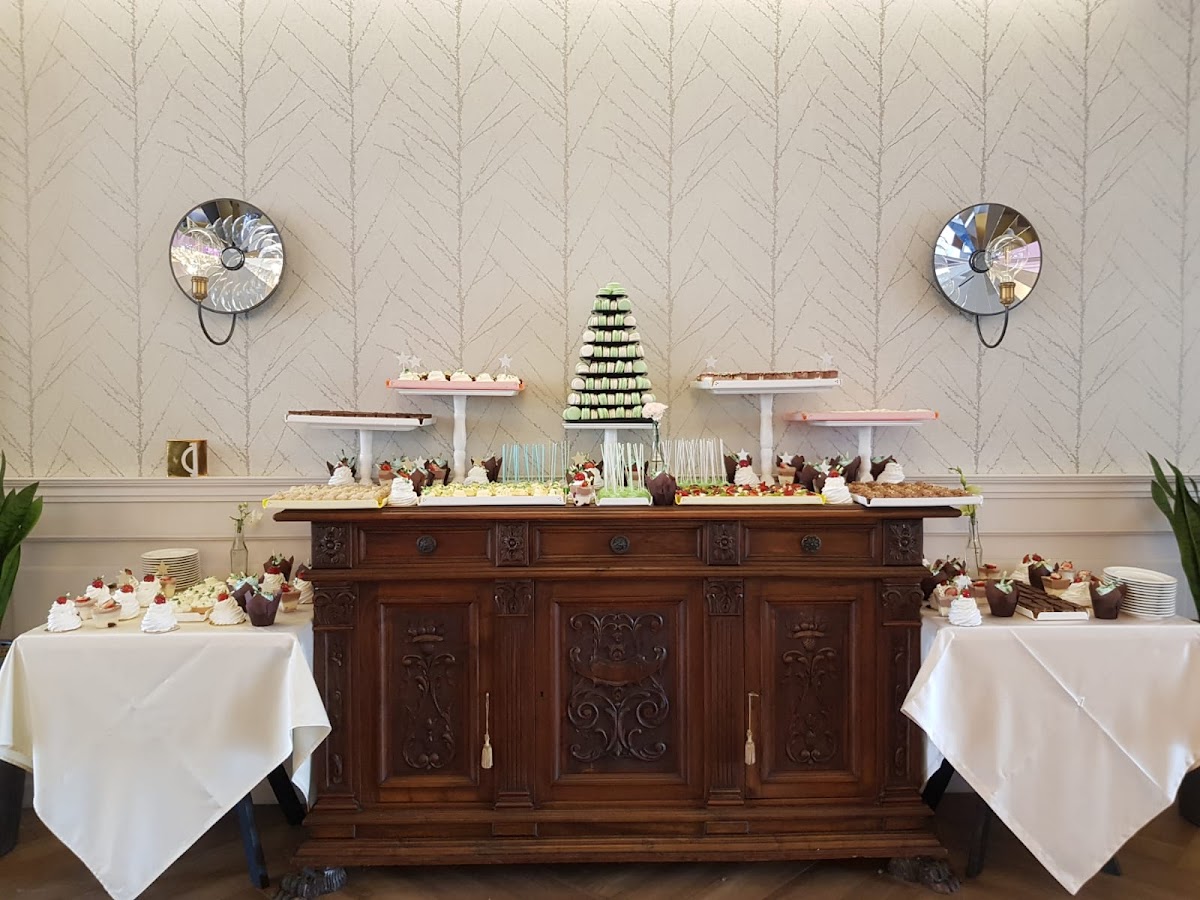 Restaurant Savarin Bacău - foto 1