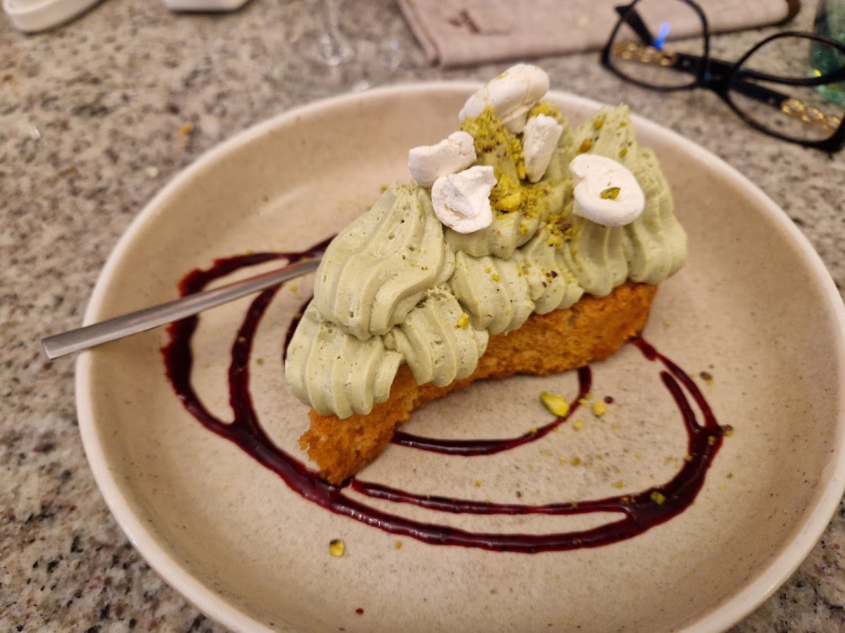 Restaurant Savarin Bacău - foto 3