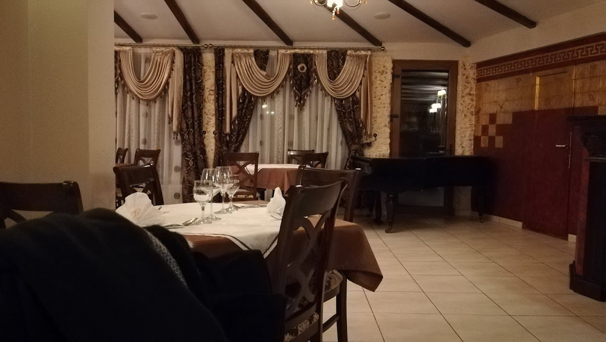 Restaurant & Villa Etiquette, Deva