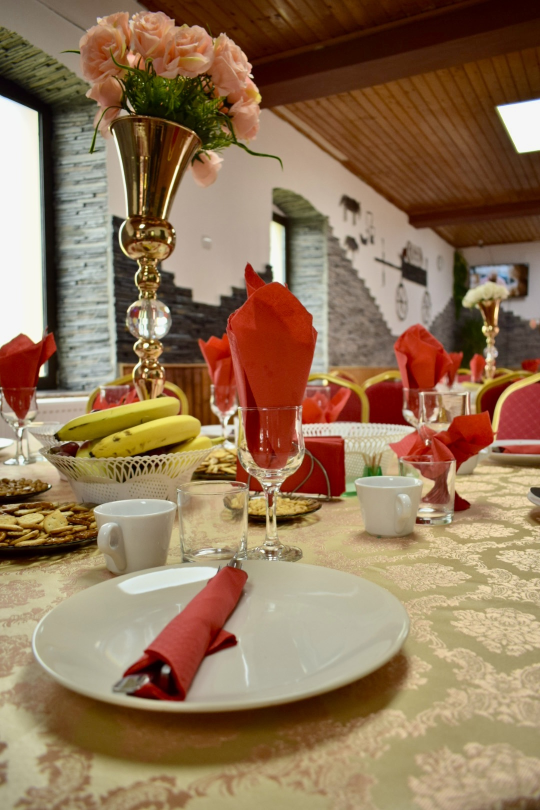 Restaurantul Tradițional Bârca - foto 3